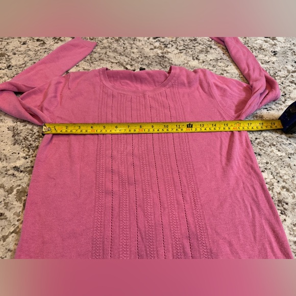 Banana Republic Women's Vibrant Pink Crew Neck Sweater - Picture 3 of 6
